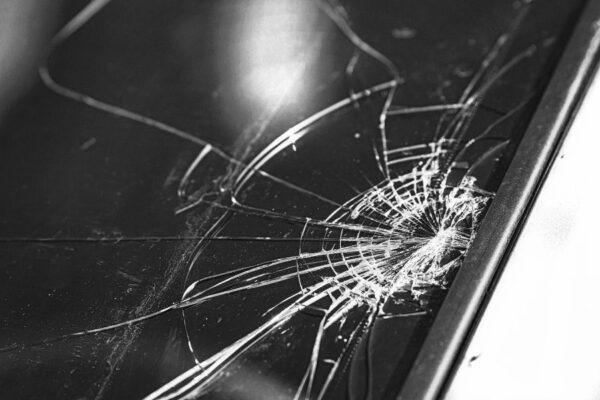 imgi_17_Windshield-Replacement-with-Liberty-Collision--600x400
